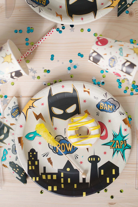 PLATES - PARTY - SUPERHERO LARGE 9" (8 PCS)